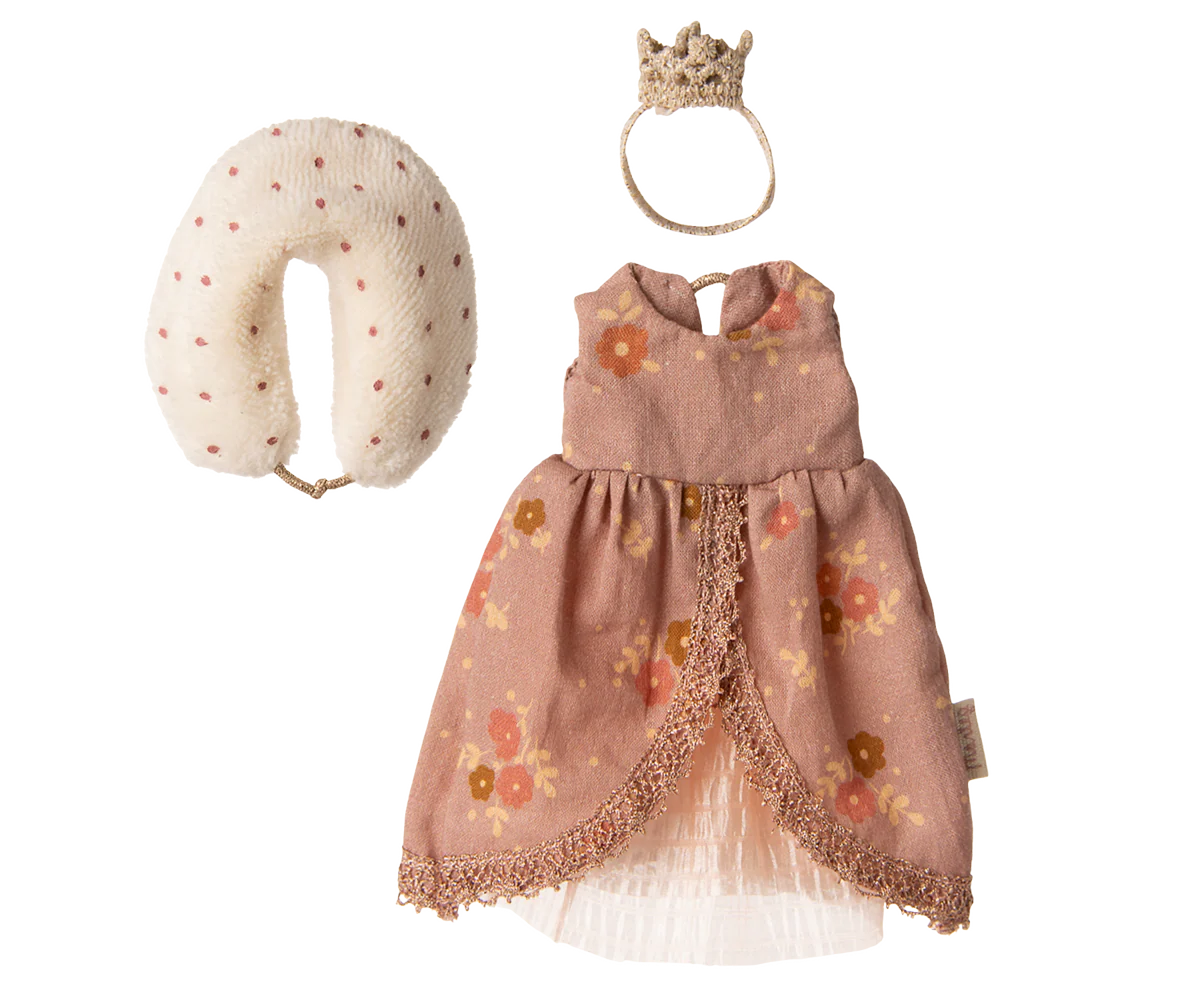 Queen Dress, Mum