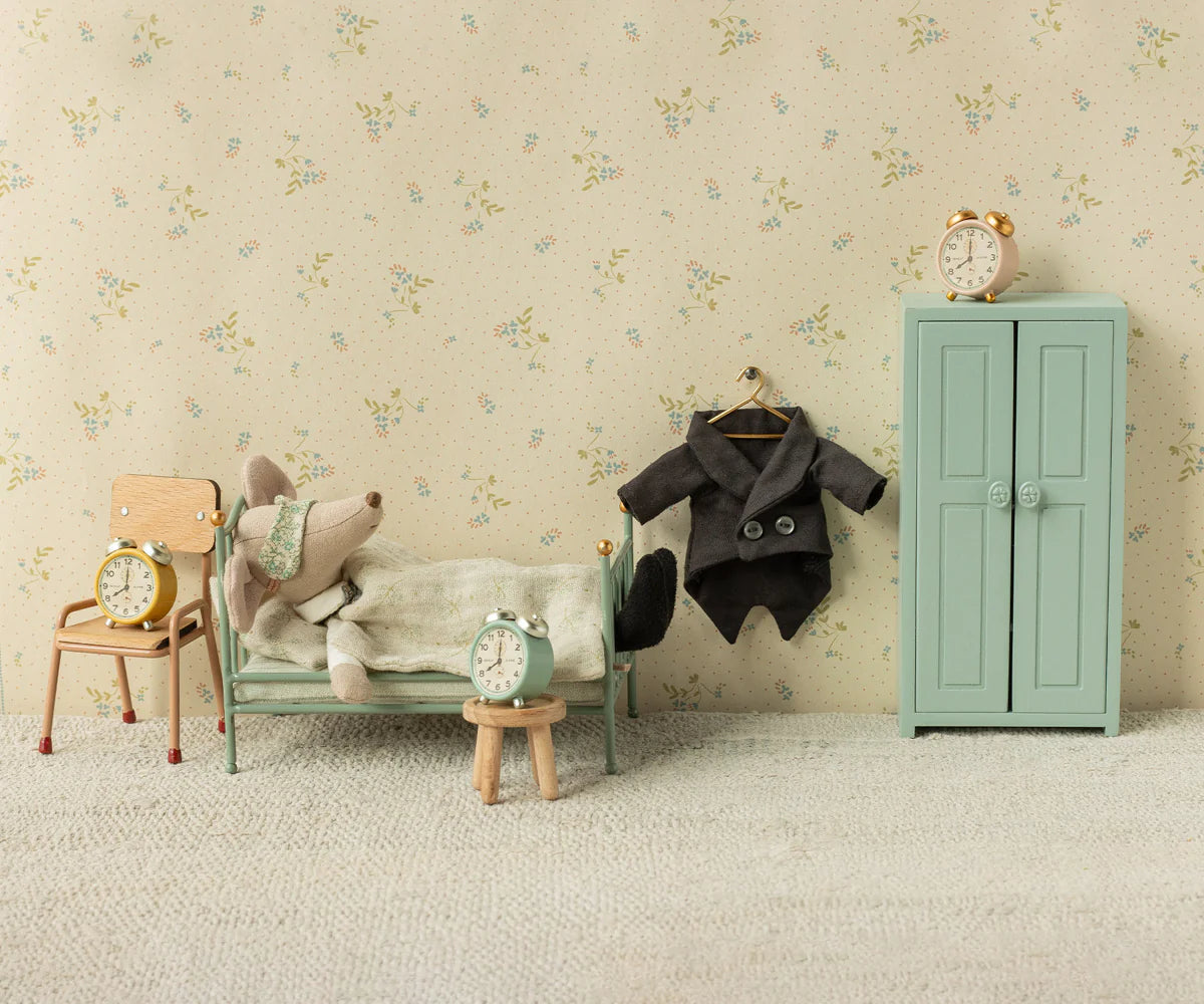 Vintage Bed, Mouse - Mint