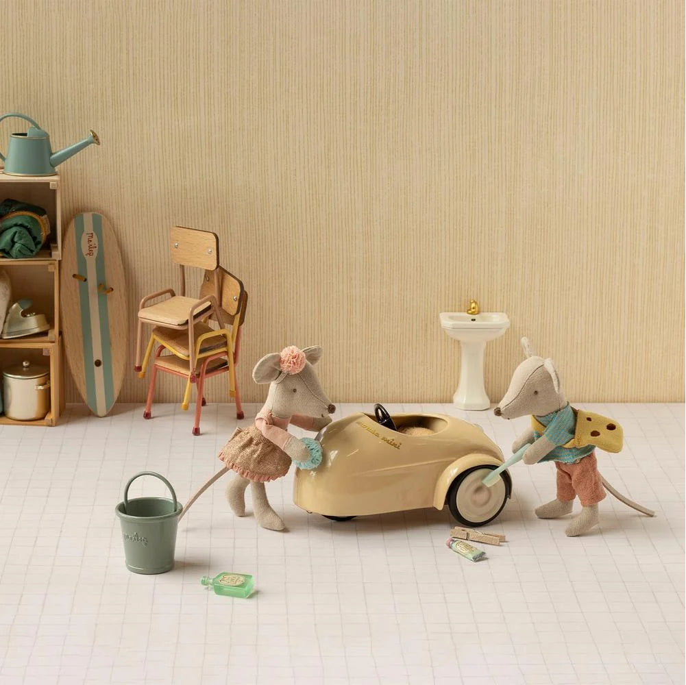 Mouse Car