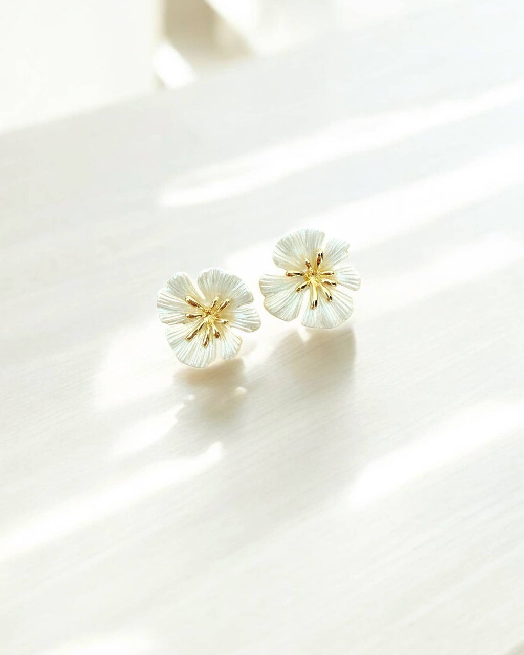 Tropics Beachy Flower Shell Earrings