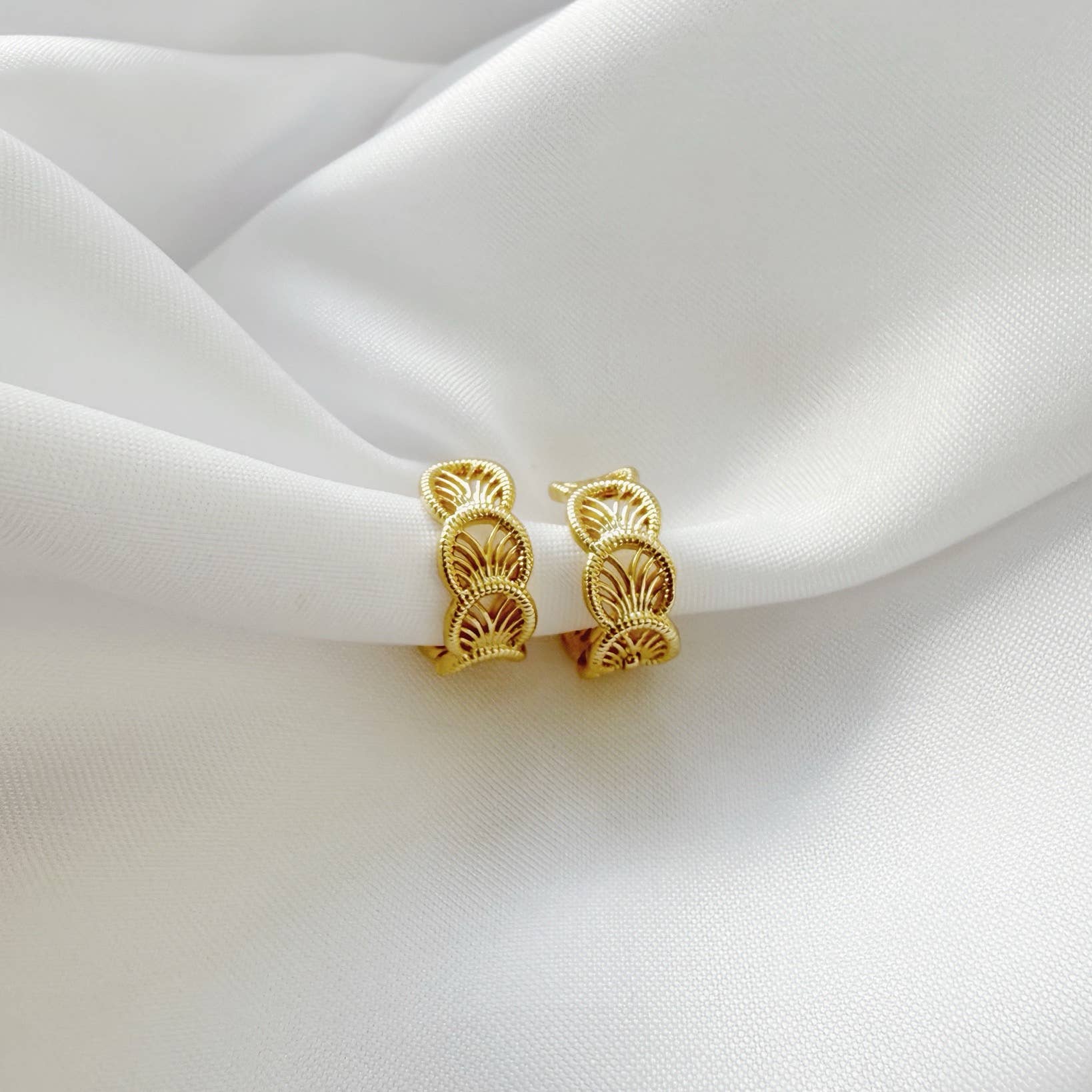 Cali Filigree  Hoops Earrings