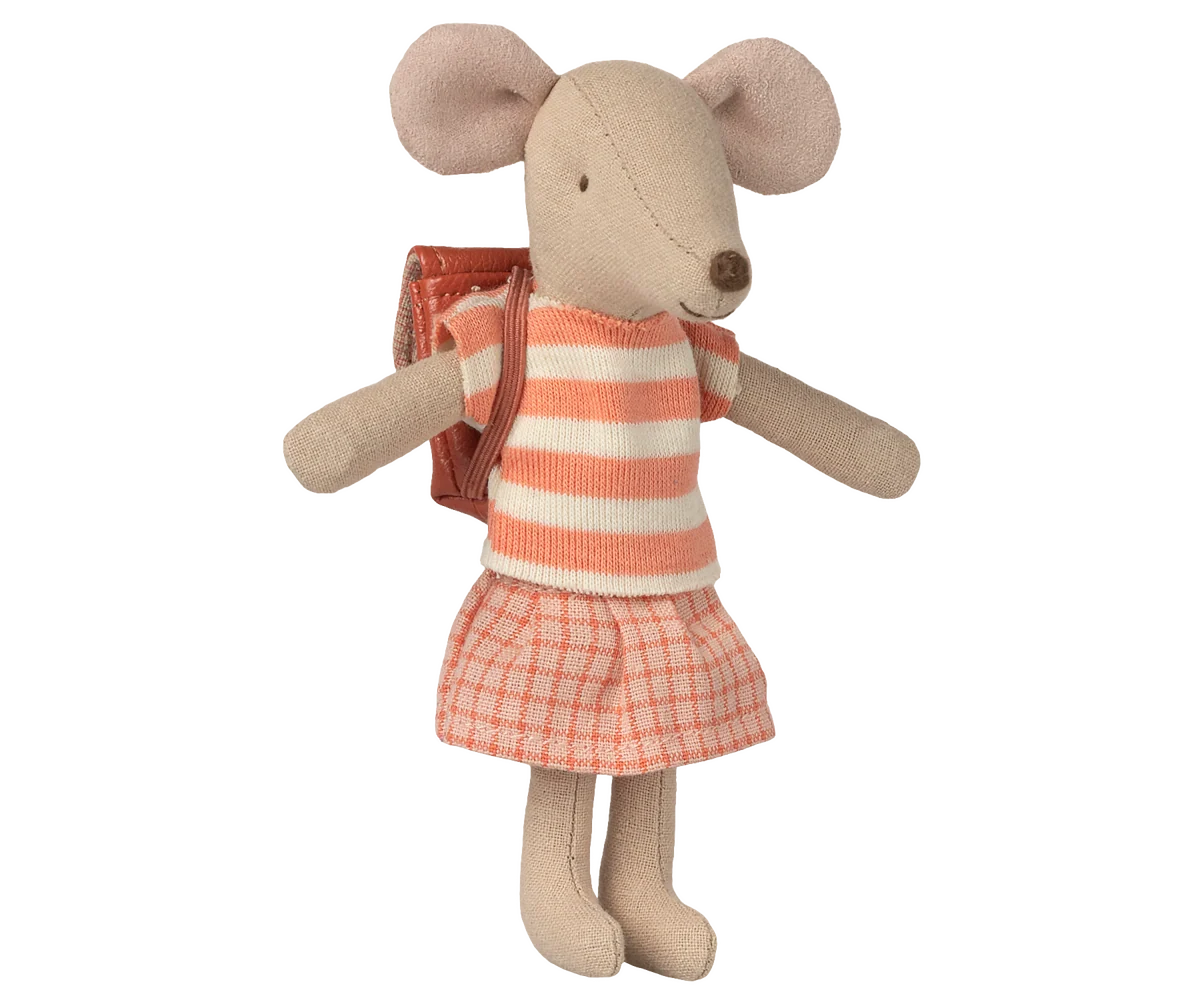 Tricycle mouse, Big sister with bag
