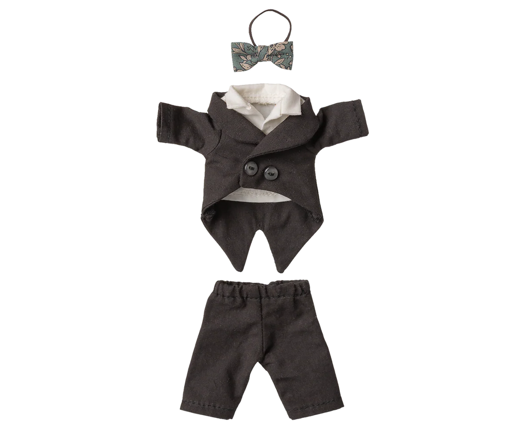Wedding suit, Dad mouse